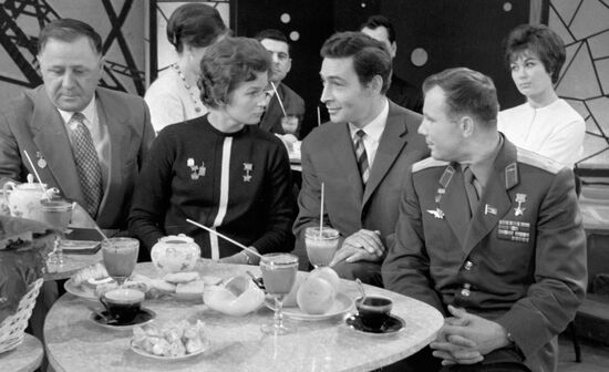 TERESHKOVA GAGARIN LYUBEZNOV TIKHONOV