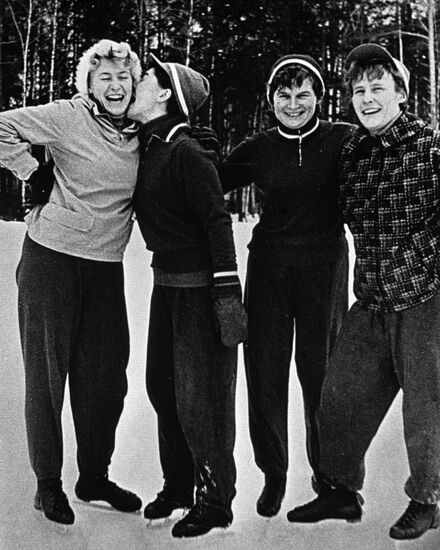 PITSKHELAURI SOLOVYEVA TERESHKOVA PONOMARYOVA