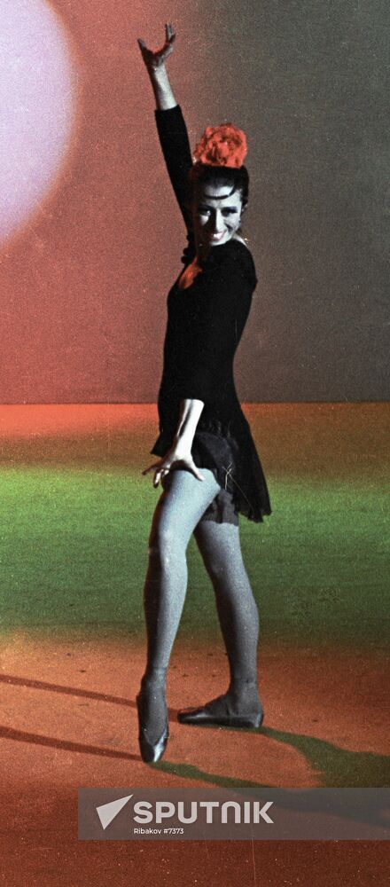 PLISETSKAYA STAGE PERFORMANCE
