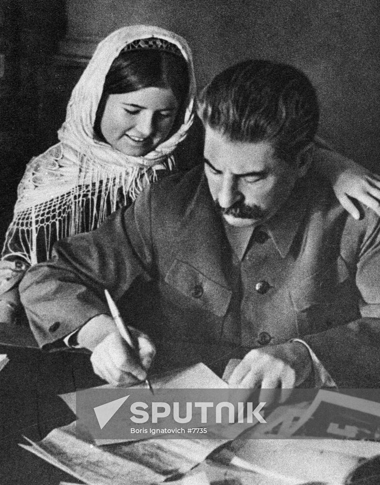 JOSEF STALIN MAMLAKAT NAKHANGOVA