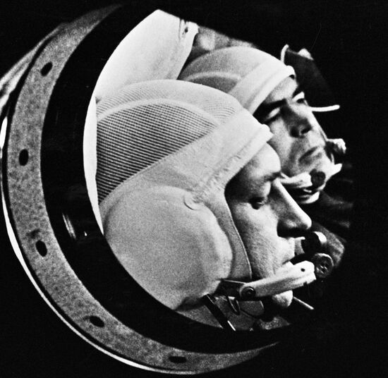 NIKOLAYEV SEVASTYANOV SOYUZ-9
