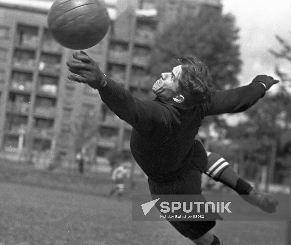 ALEXEI KHOMICH FOOTBALL 