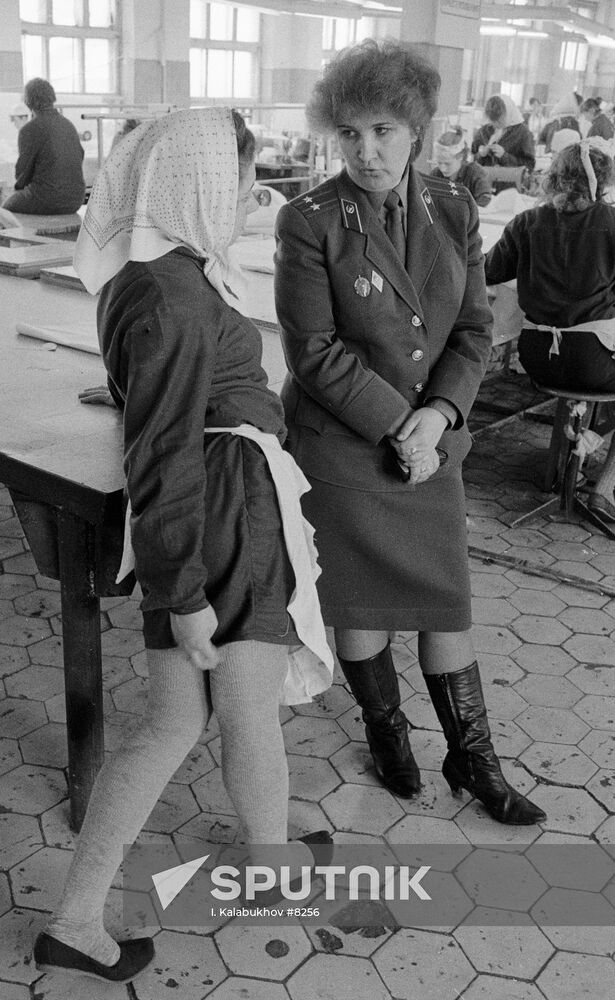 LABOR CAMP INSTRUCTOR WOMAN OFICER 