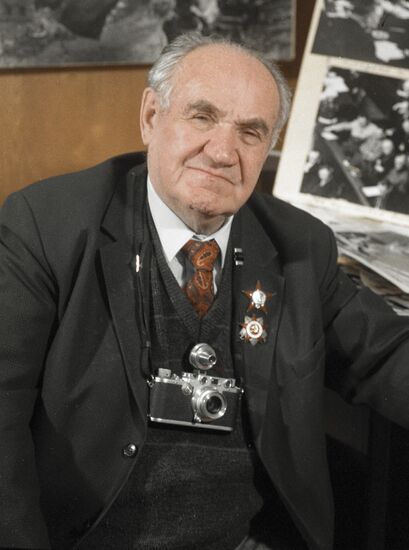 YEVGENY KHALDEI WAR PHOTOS 