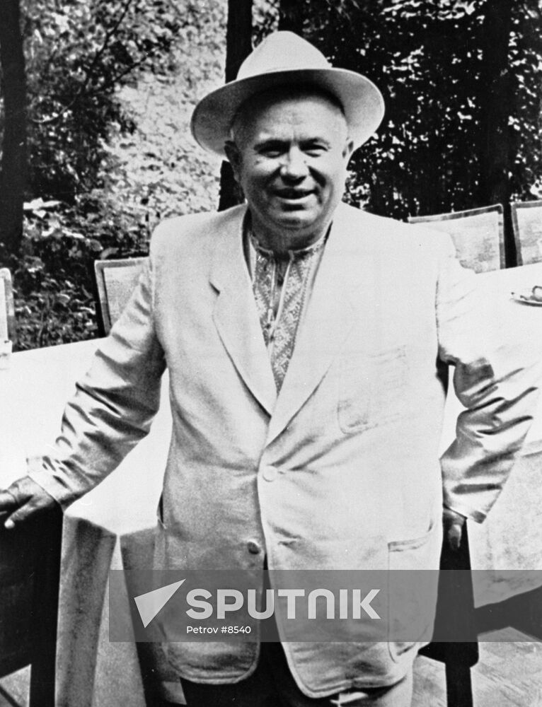 KHRUSHCHEV REST COUNTRY HOUSE