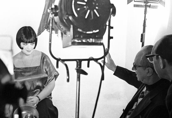 GALINA VOLCHEK SERGEI YUTKEVICH FILM SHOOTING