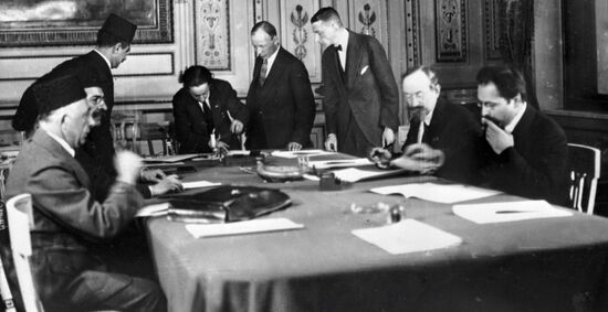 CHICHERIN TREATY SIGNING 