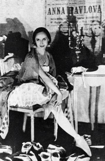 ANNA PAVLOVA GUEST TOUR LONDON