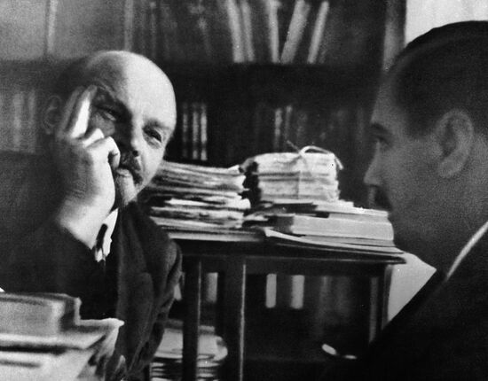 LENIN WELLS CONVERSATION