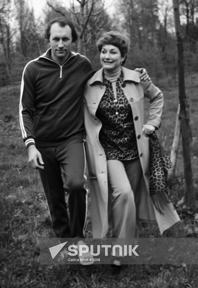 LEONTYEV KHITYAYEVA STROLL WOOD