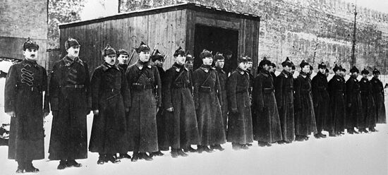 GUARD RED SQUARE