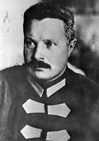 COMMANDER FRUNZE