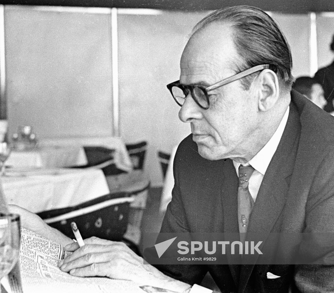 CHERKASOV NEWSPAPER READING