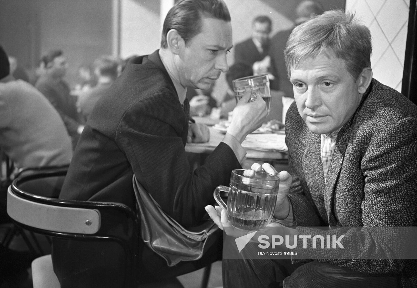 SMOKTUNOVSKY YEFREMOV "WATCH OUT FOR THE AUTOMOBILE"