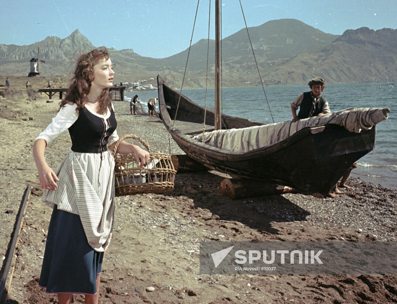 VERTINSKAYA "SCARLET SAILS"