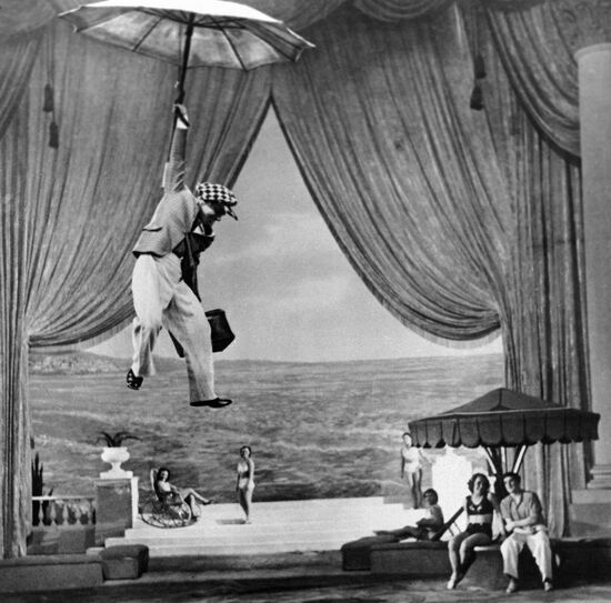 OLEG POPOV FILM STILL