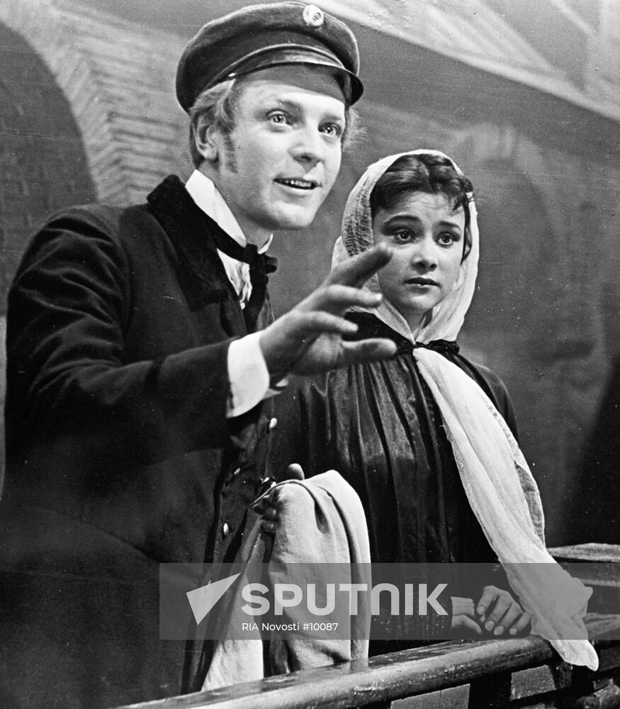 LYUDMILA MARCHENKO OLEG STRIZHENOV "WHITE NIGHTS" FILM STILL
