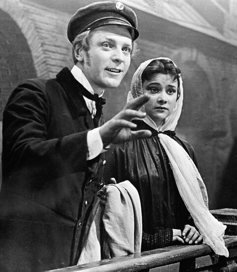 LYUDMILA MARCHENKO OLEG STRIZHENOV "WHITE NIGHTS" FILM STILL