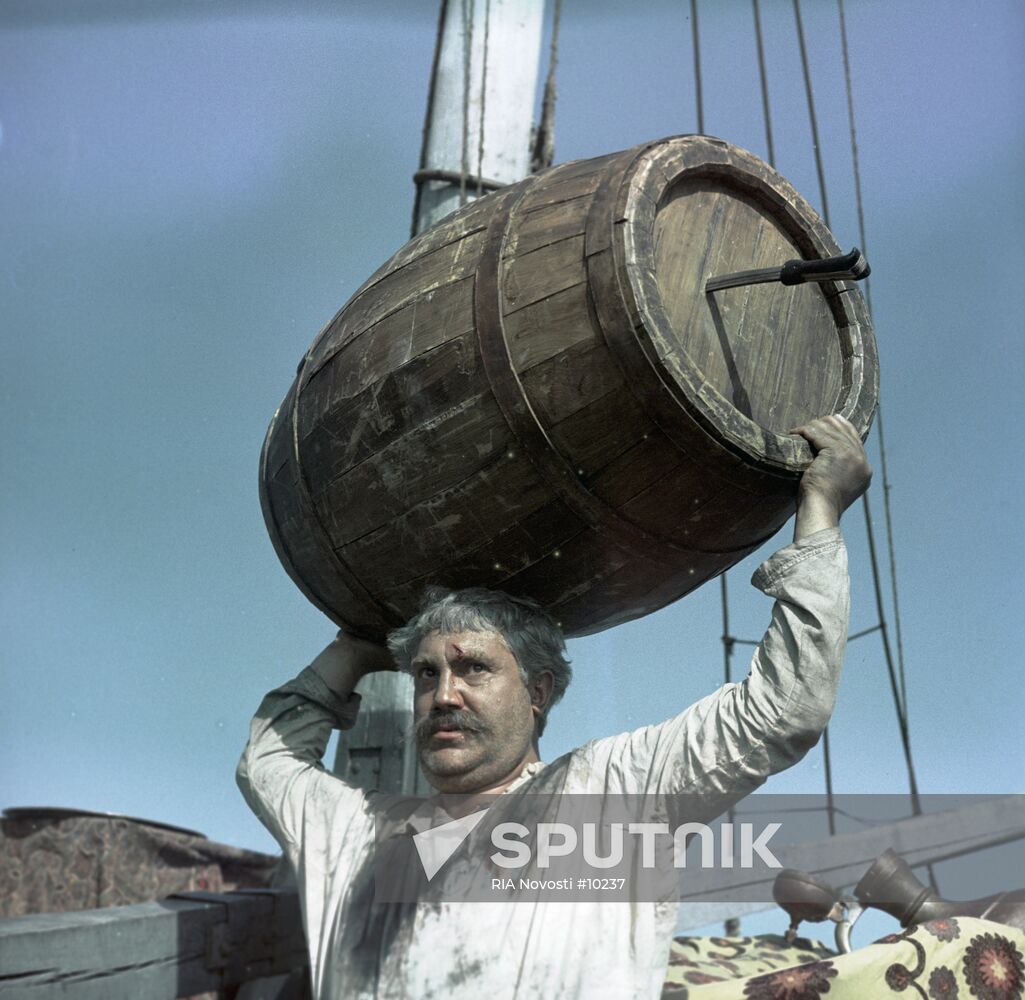 LUSPEKAYEV THE WHITE SUN OF THE DESERT