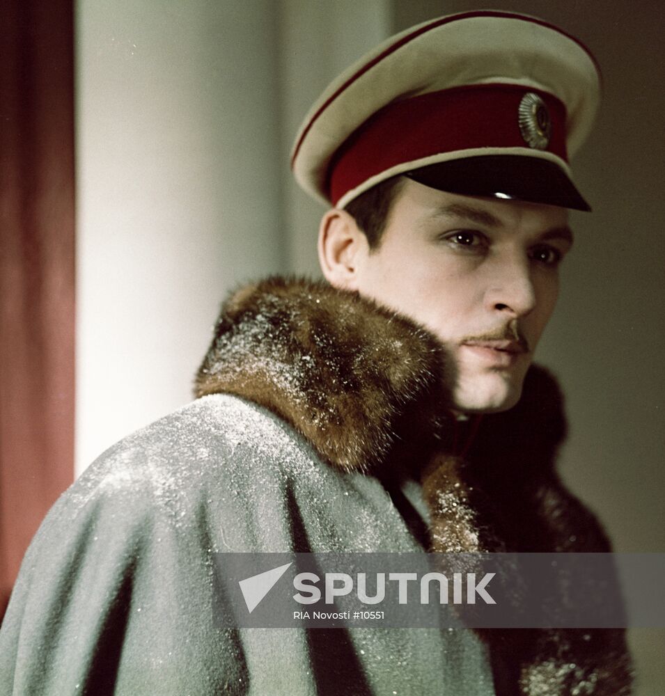 VASILY LANOVOI "ANNA KARENINA"