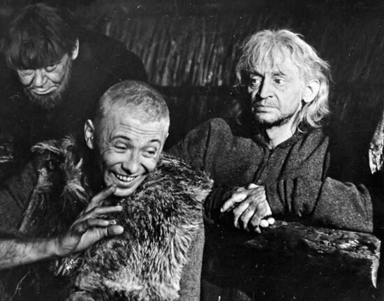 ACTORS YARVET DAL  "KING LEAR."