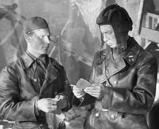 YEFREMOV "THE ALIVE AND THE DEAD"