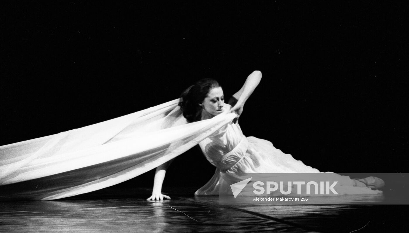 PLISETSKAYA "ISADORA"