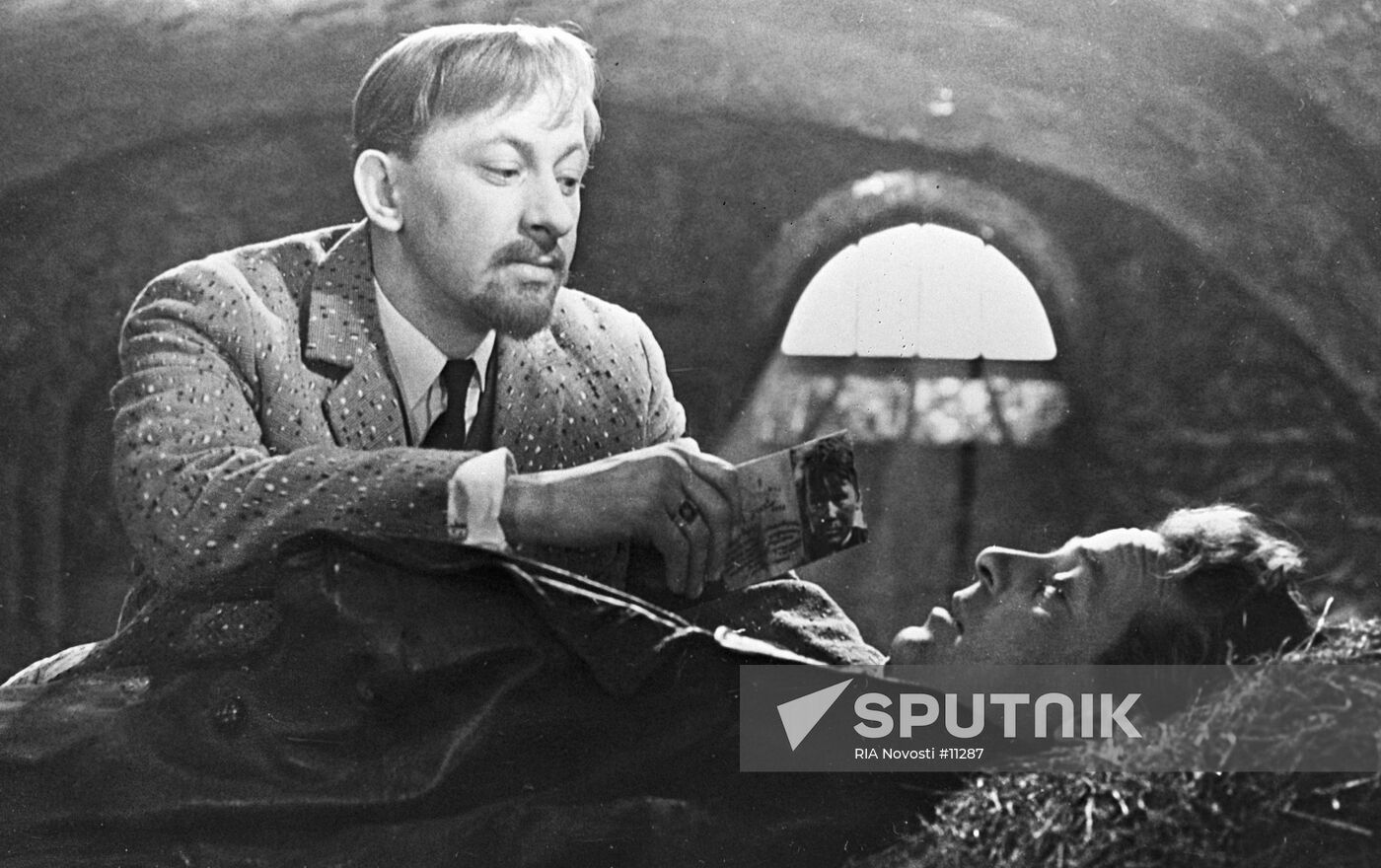 YEVSTIGNEYEV SAFONOV "THE HYPERBOLOID OF ENGINEER GARIN"