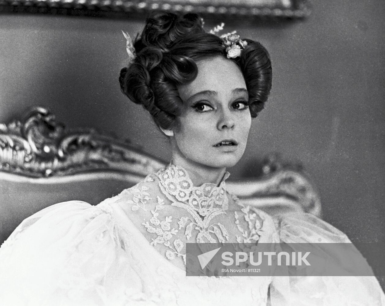 BELOKHVOSTIKOVA "RED AND BLACK"