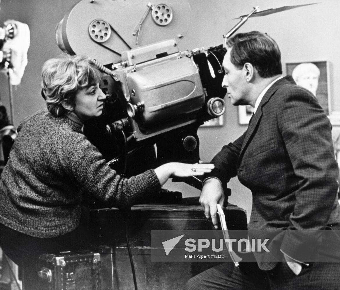 LIOZNOVA TIKHONOV SHOOTING FILM