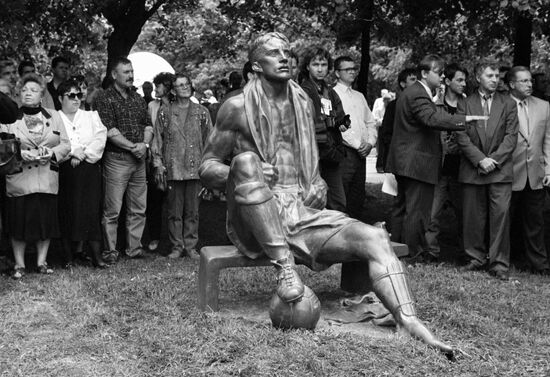 MONUMENT STAROSTIN