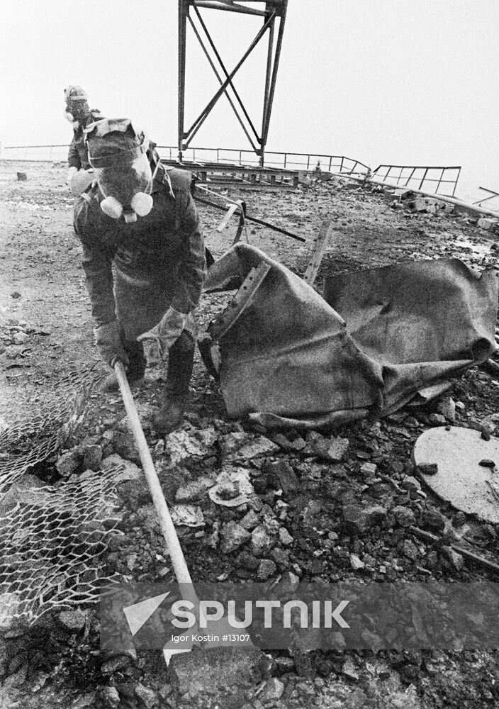 PEOPLE PROTECTIVE SUITS ACCIDENT CHERNOBYL