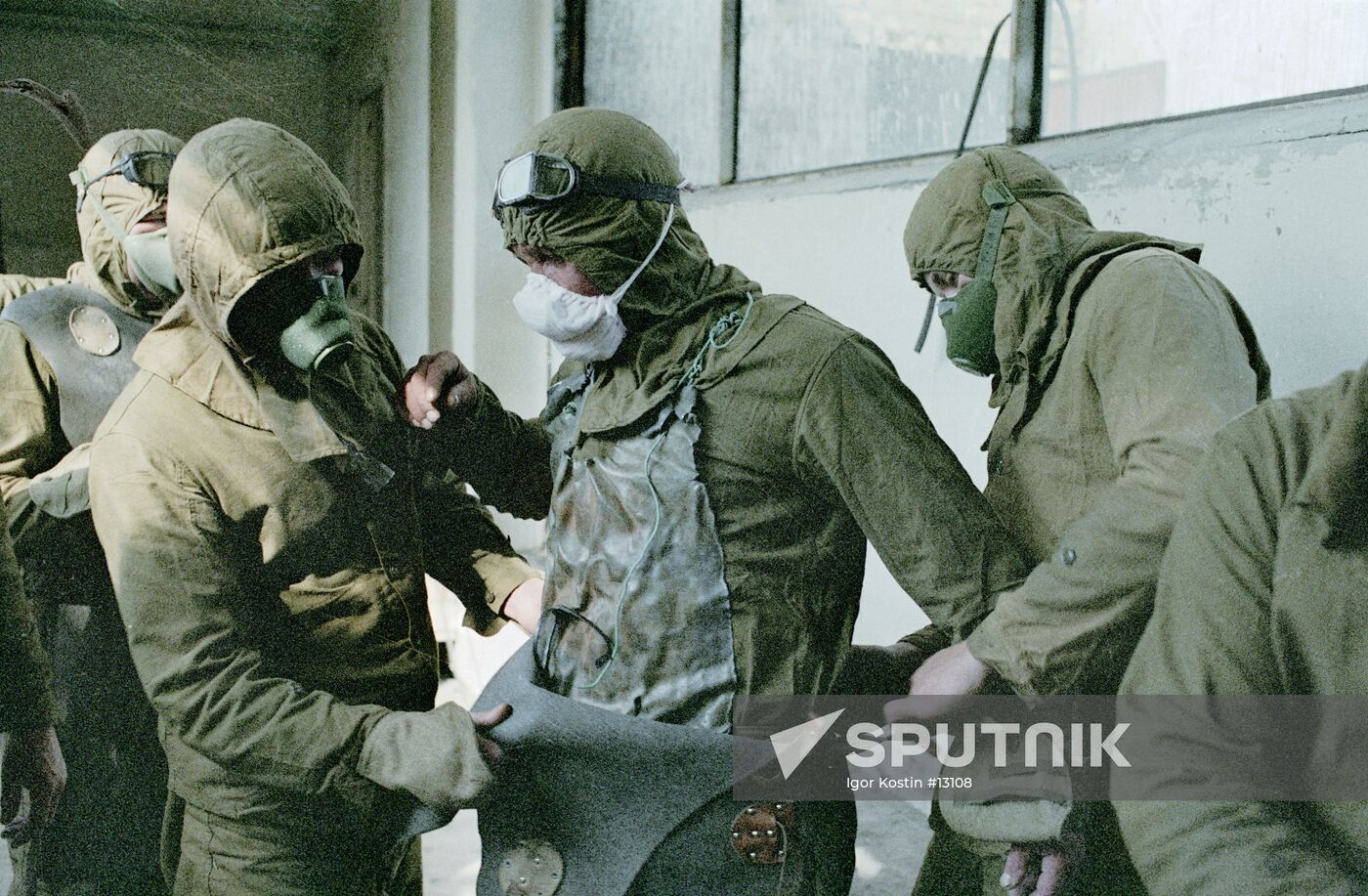 PEOPLE PROTECTIVE SUITS ACCIDENT CHERNOBYL