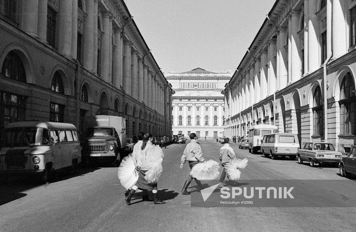 YOUNG BALLERINAS BUILDING VAGANOVA SCHOOL OF CHOREOGRAPHY