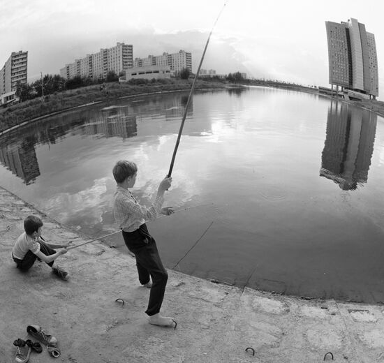 FISHERMEN POND MOSCOW