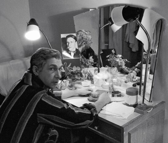 KVASHA MAKEUP ROOM 'A CABAL OF HYPOCRITES'