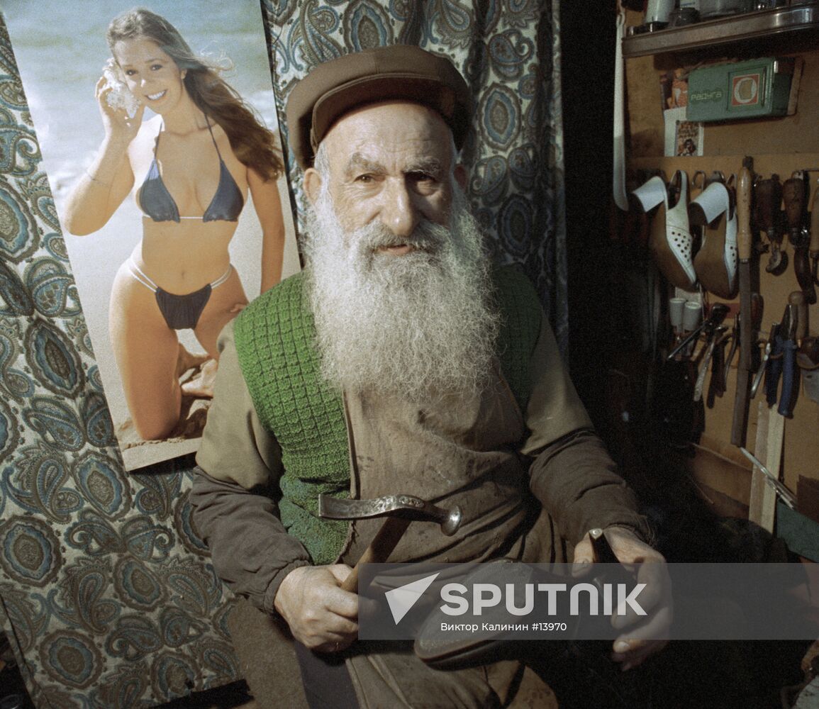 SHOEMAKER BAKU
