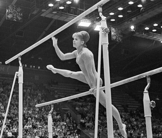 LATYNINA BARS