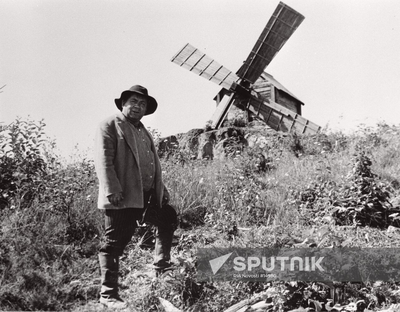 YEVGENY LEONOV MOVIE 'ZA SPICHKAMI'