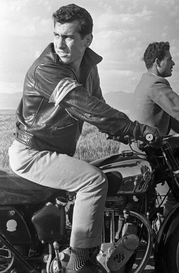 YOUNG MAN ESCORT