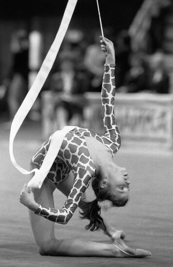 GYMNAST MEDVEDEVA PERFORMANCE