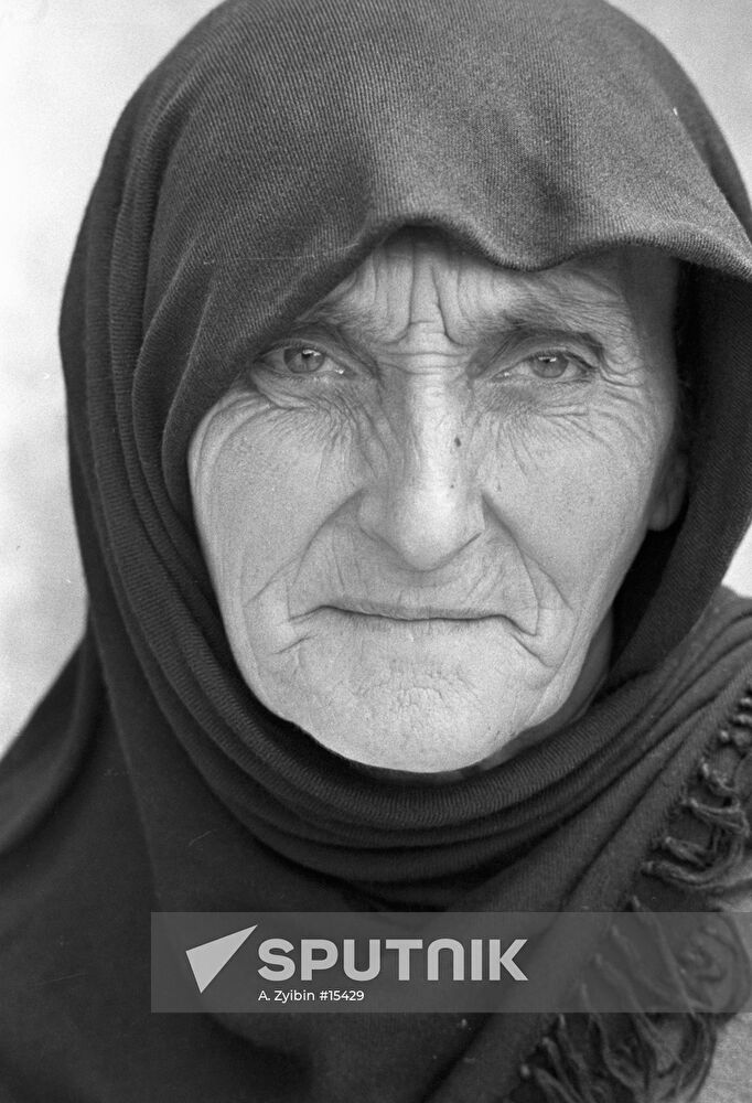 AVAR WOMAN