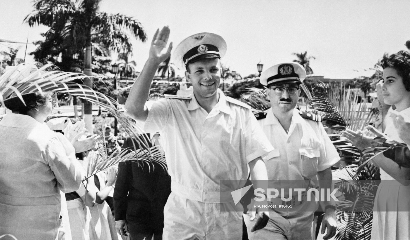 GAGARIN HAVANA PEOPLE VISIT CUBA