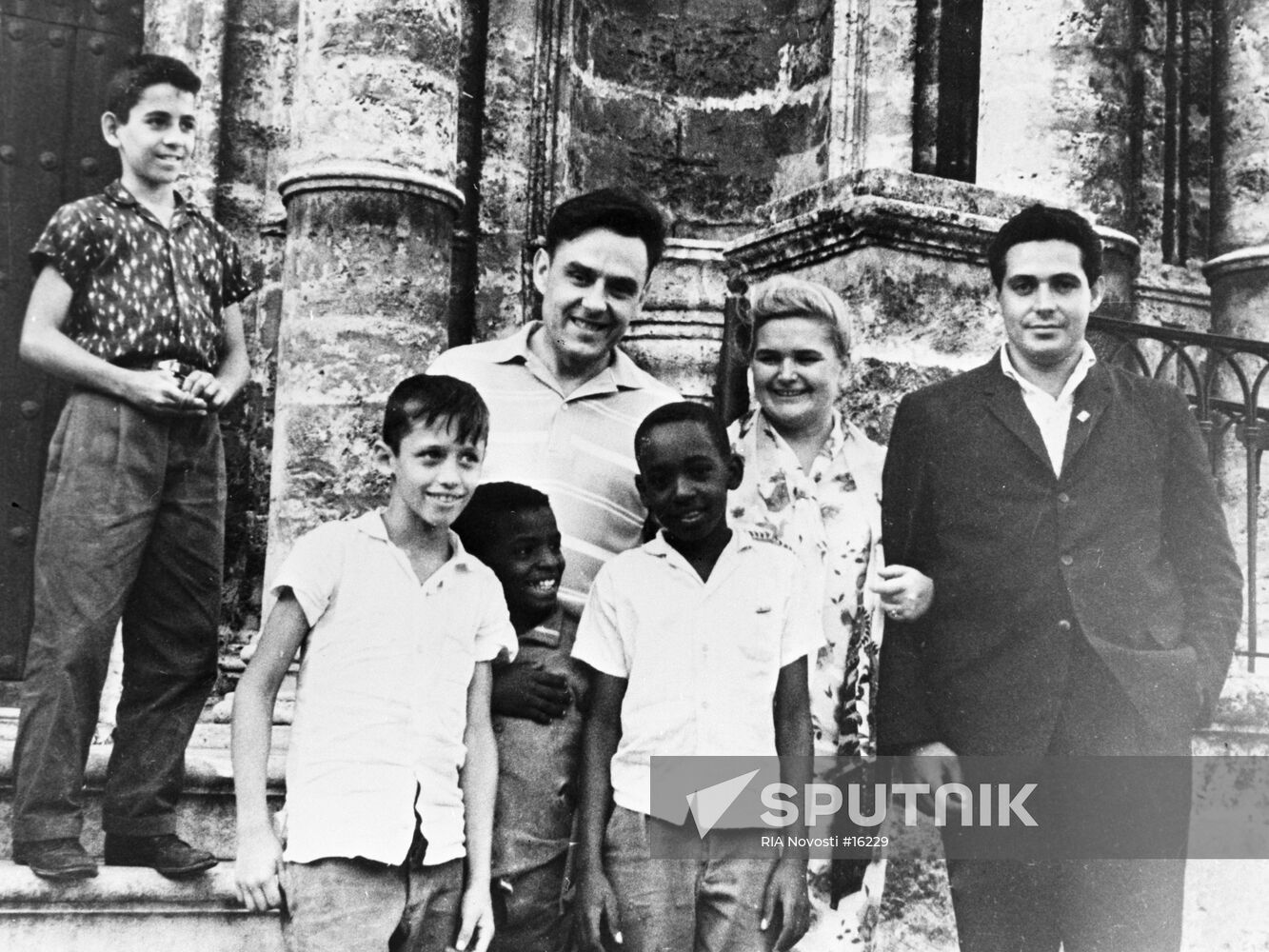 Alla Shaposhnikova and Vladimir Komarov receiving guests Cuba