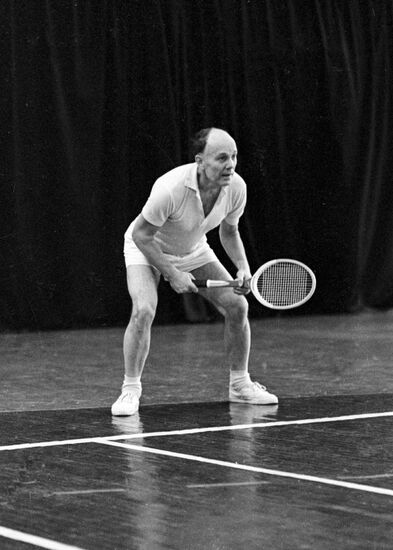 BORIS PATON TENNIS LAWN ACADEMICIAN INSTITUTE ELECTRIC WELDING 
