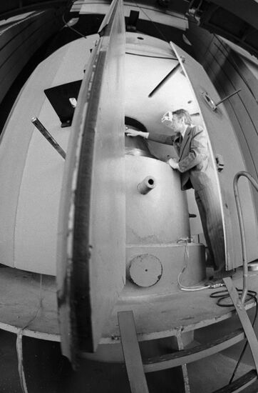 HIGH PRESSURE CHAMBER SYNTHETIC DIAMOND ASSEMBLING 