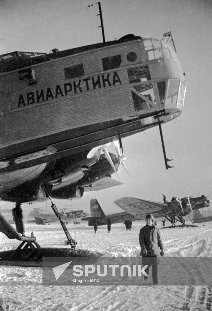 AIRCRAFT PREPARATIONS FLIGHT NORTH POLE 