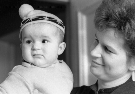 Tereshkova with daughter дочерью