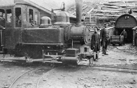 STEAM LOCOMOTIVE ORE MINE
