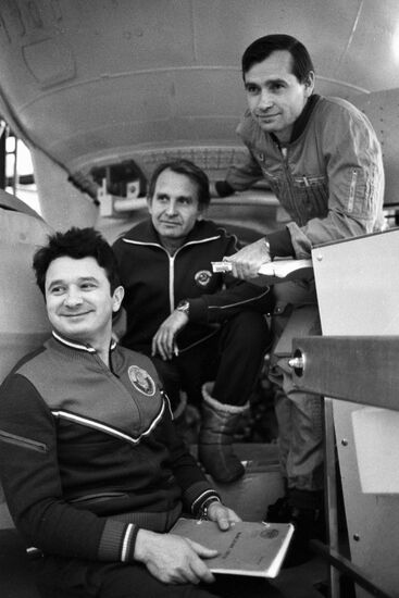 CREW SOYUZ-T3